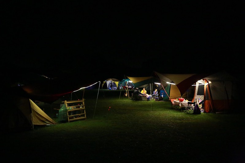 夜晚的營區